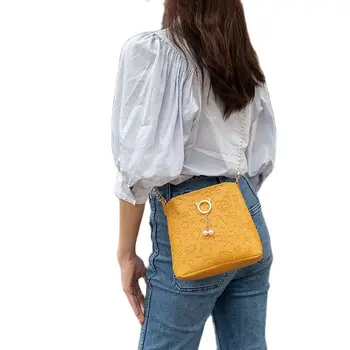 Желтая женская сумка, маленькая сумка, женская милая сумка через плечо, металлический ремешок, высококачественная искусственная кожа